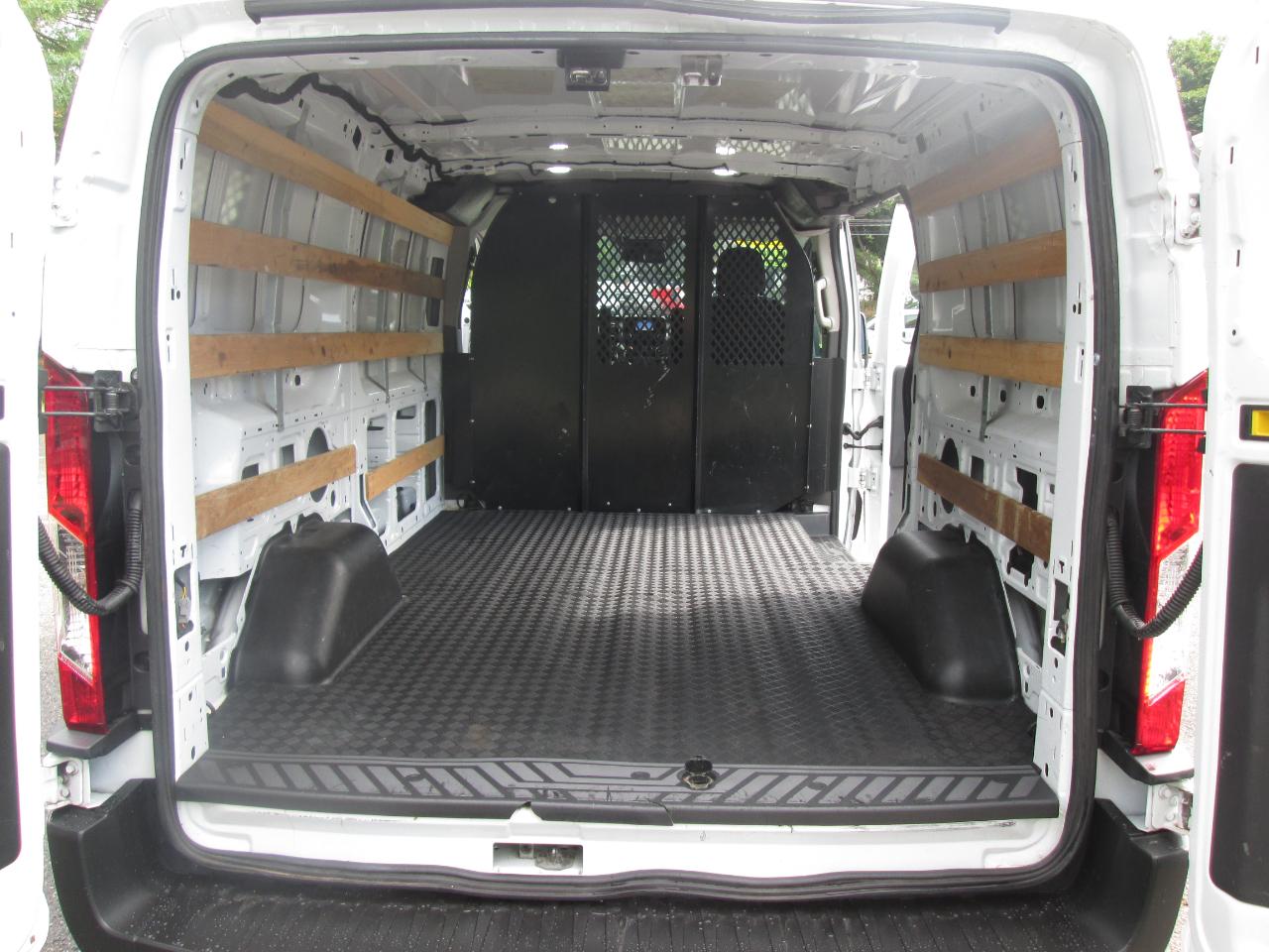 Ford Transit 250 Van Low Roof w/Sliding Pass. 130-in. WB 2021