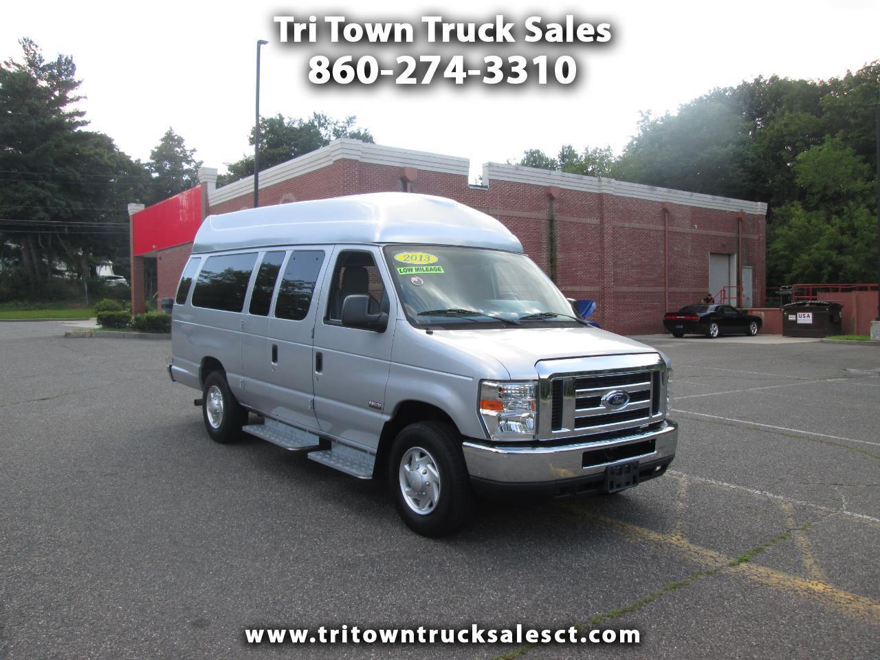 Ford Econoline E-350 Super Duty 2014