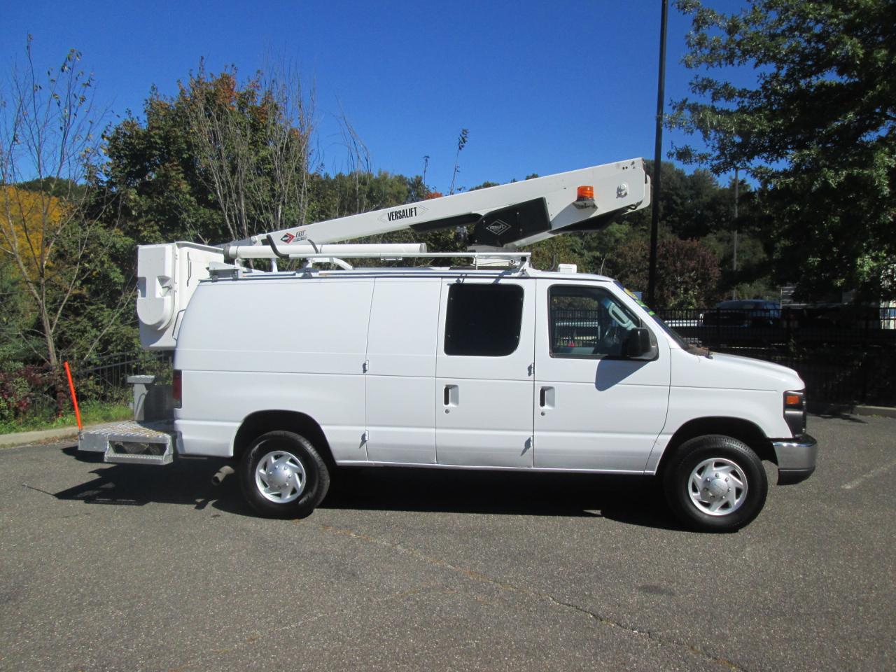 Ford Econoline E-350 Super Duty 2014
