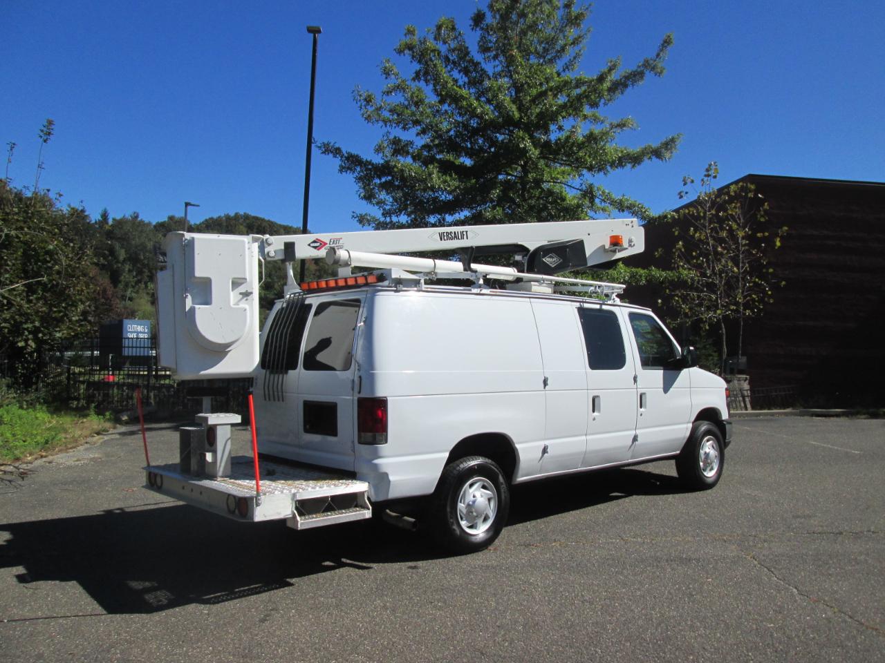 Ford Econoline E-350 Super Duty 2014