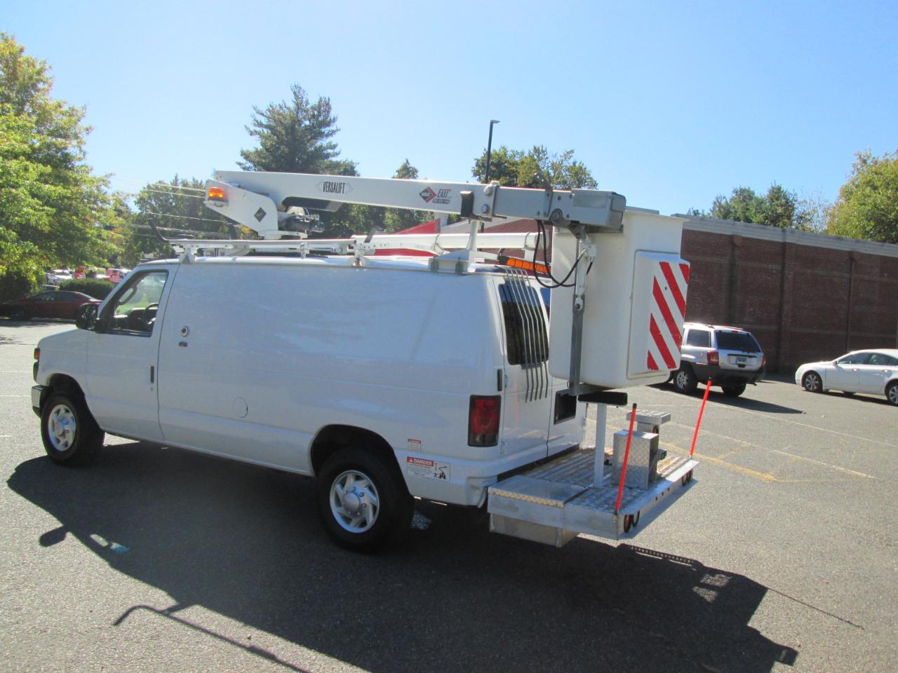Ford Econoline E-350 Super Duty 2014