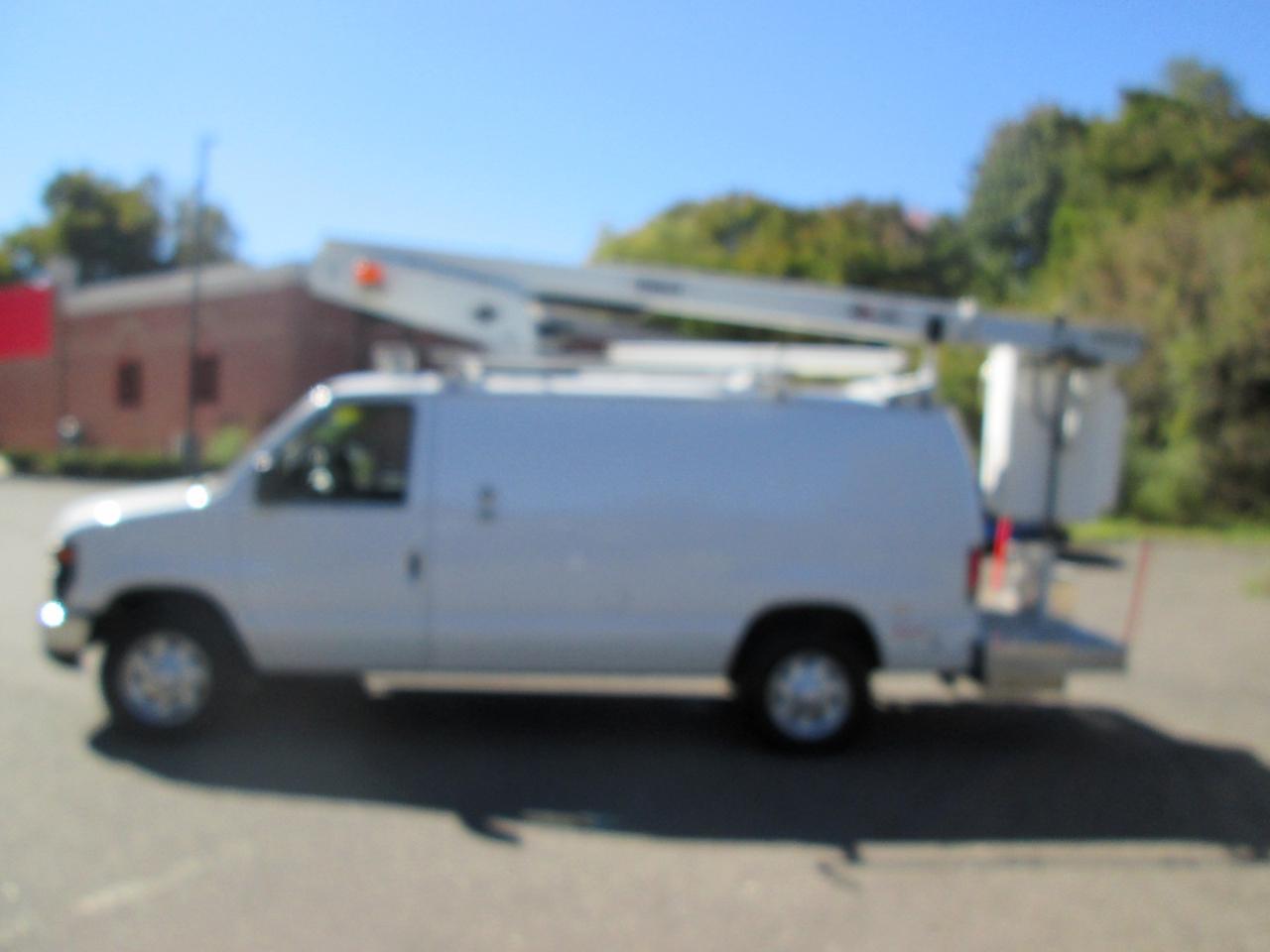 Ford Econoline E-350 Super Duty 2014
