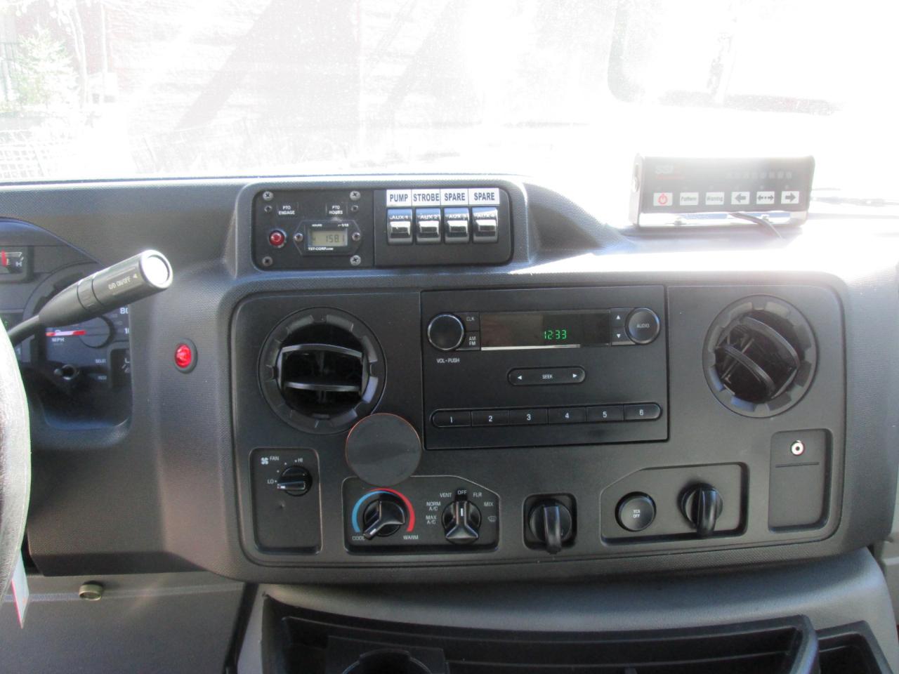 Ford Econoline E-350 Super Duty 2014