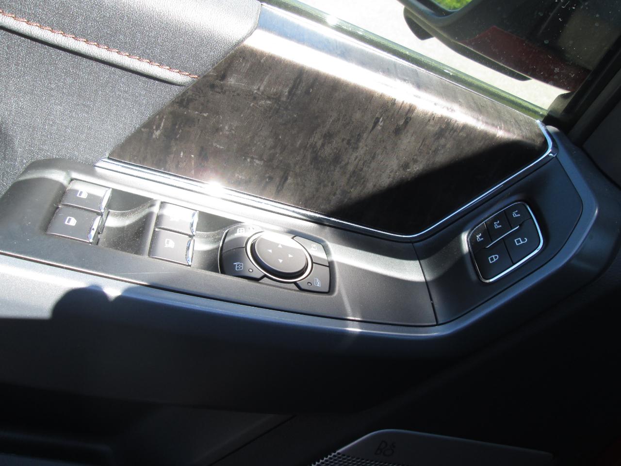 Ford F-150 Lightning Lariat 2022