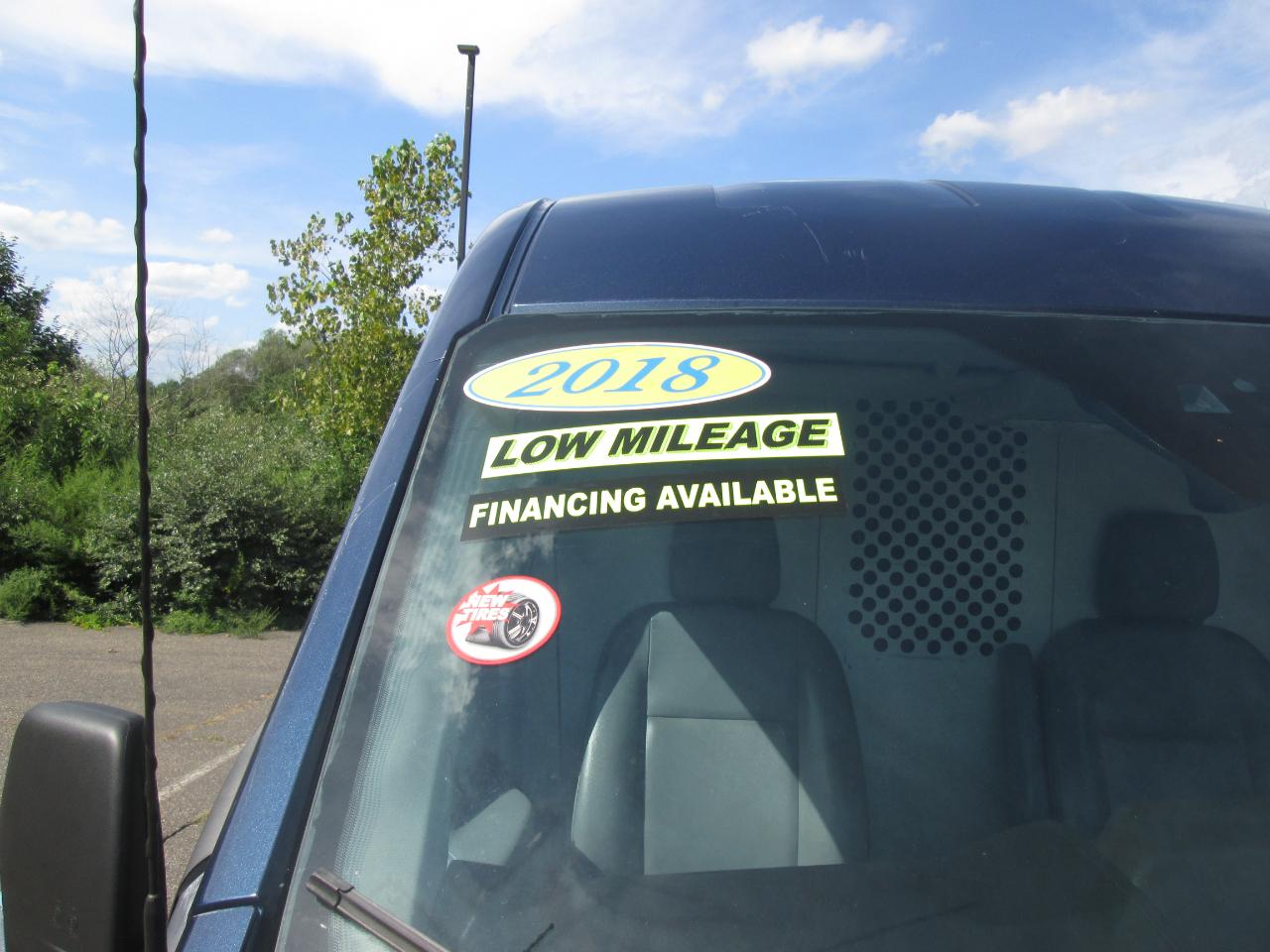 Ford Transit 250 Van Med. Roof w/Sliding Pass. 130-in. WB 2018