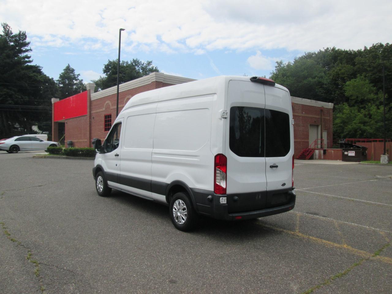 Ford Transit 250 Van High Roof w/Sliding Pass. 148-in. WB 2018