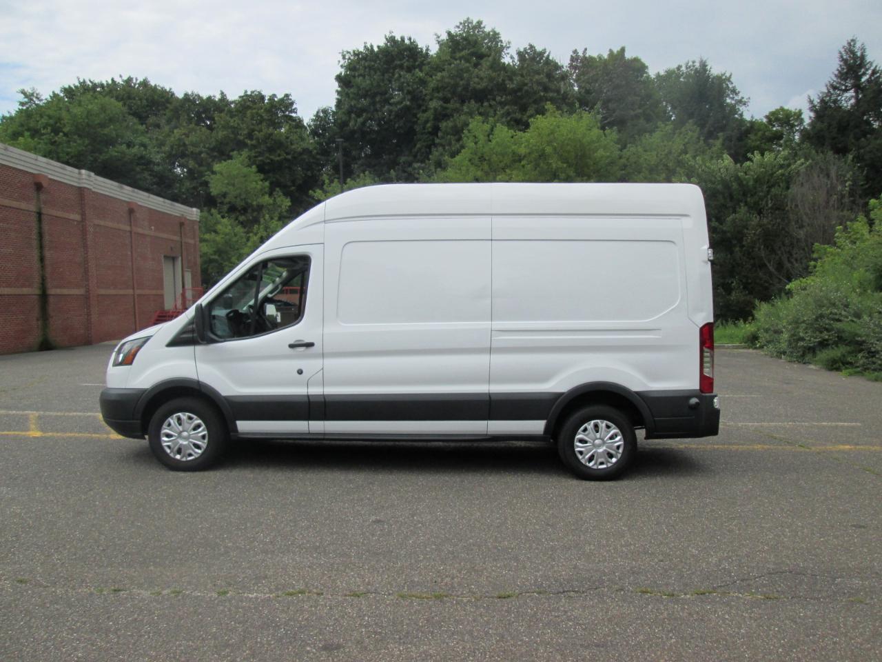 Ford Transit 250 Van High Roof w/Sliding Pass. 148-in. WB 2018