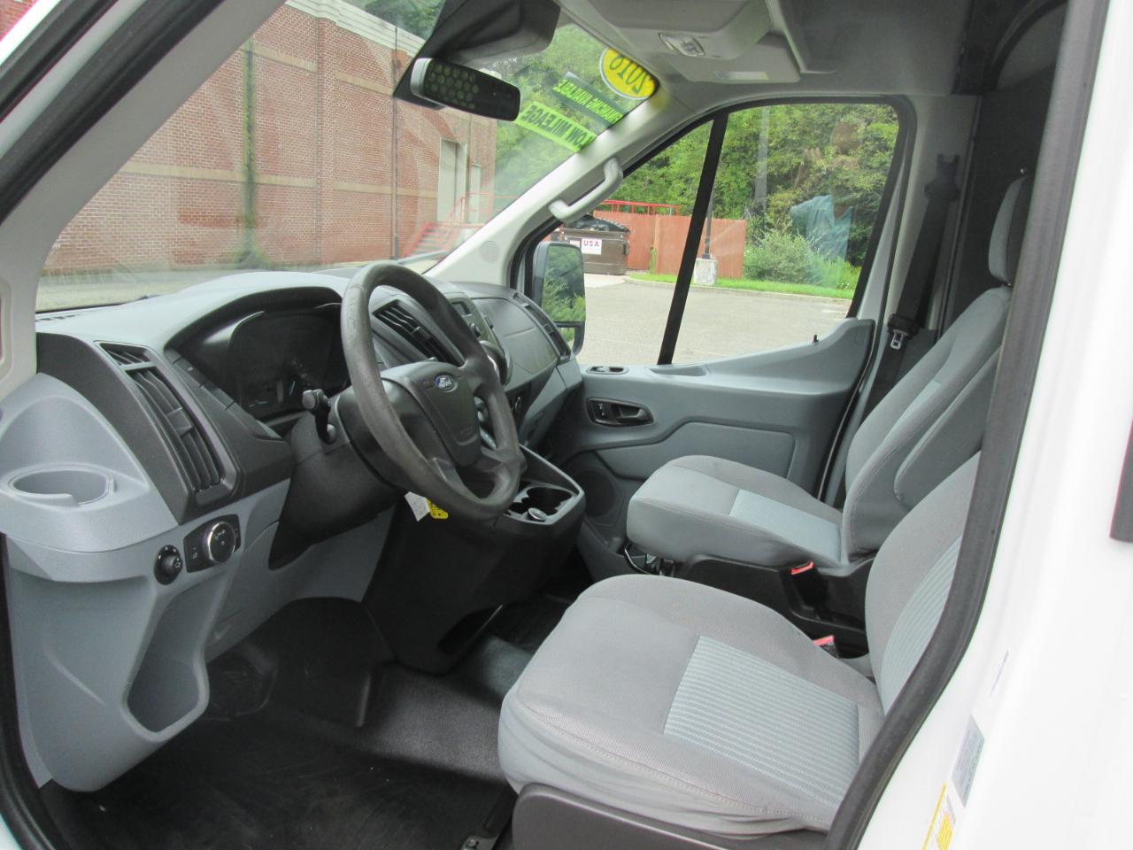 Ford Transit 250 Van High Roof w/Sliding Pass. 148-in. WB 2018
