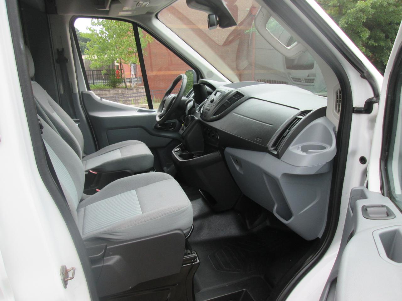 Ford Transit 250 Van High Roof w/Sliding Pass. 148-in. WB 2018