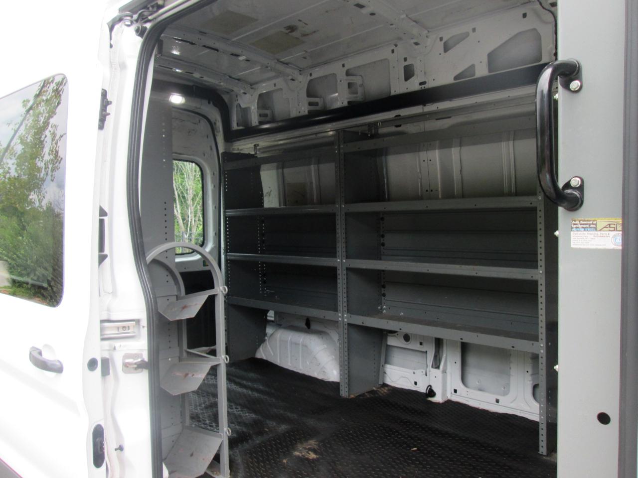 Ford Transit 250 Van High Roof w/Sliding Pass. 148-in. WB 2018