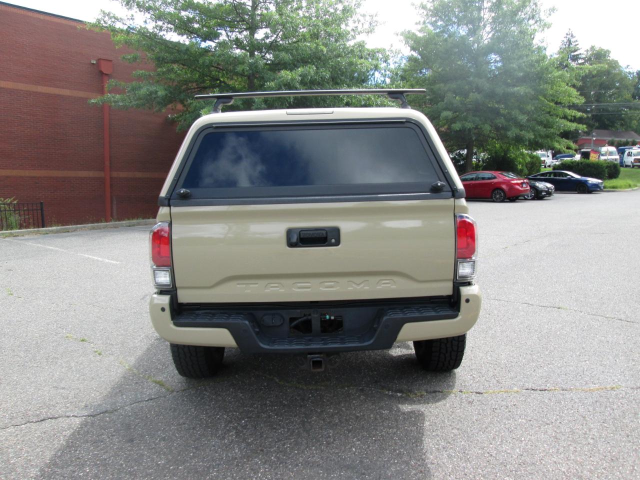 Toyota Tacoma SR5 Double Cab Long Bed V6 6AT 4WD 2017
