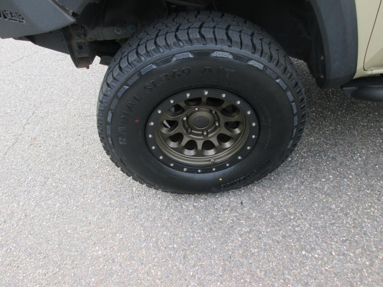 Toyota Tacoma SR5 Double Cab Long Bed V6 6AT 4WD 2017
