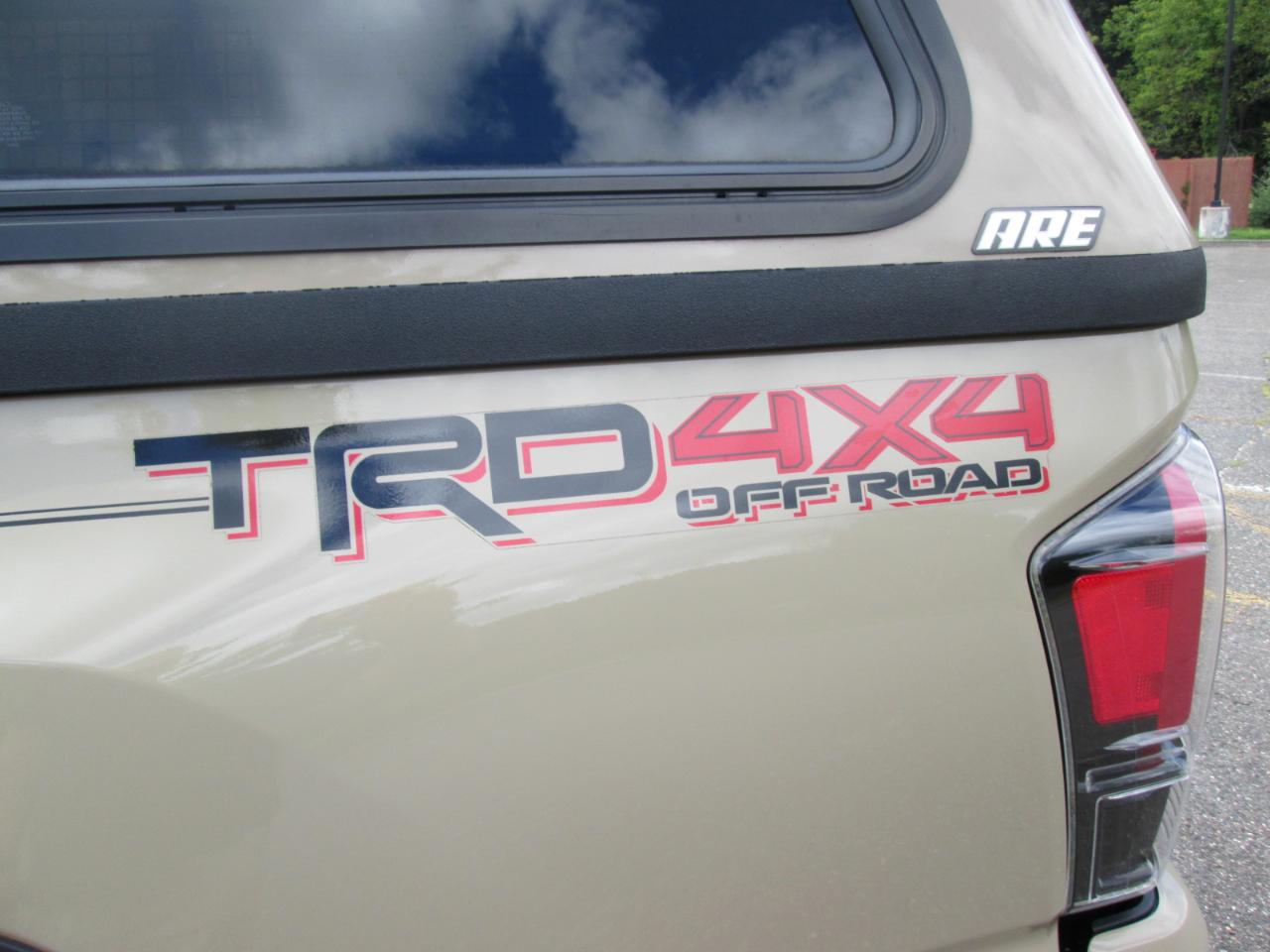 Toyota Tacoma SR5 Double Cab Long Bed V6 6AT 4WD 2017