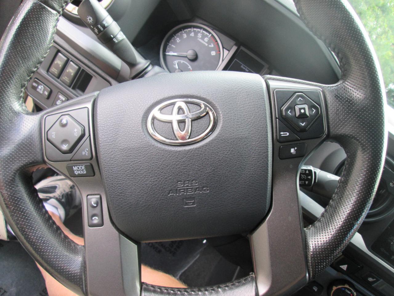 Toyota Tacoma SR5 Double Cab Long Bed V6 6AT 4WD 2017
