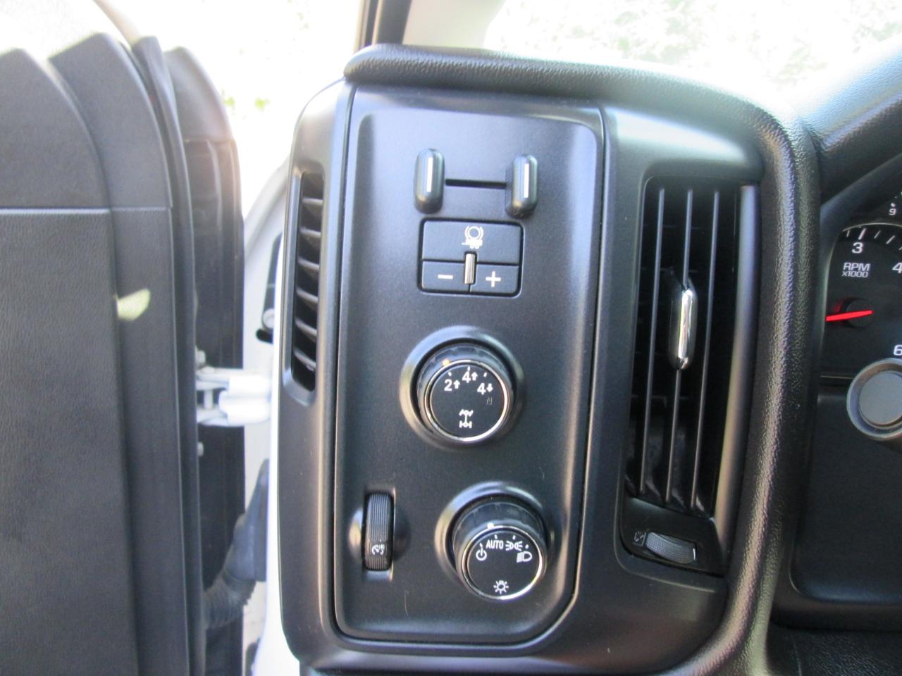 Chevrolet Silverado 3500HD Work Truck Crew Cab 4WD 2016