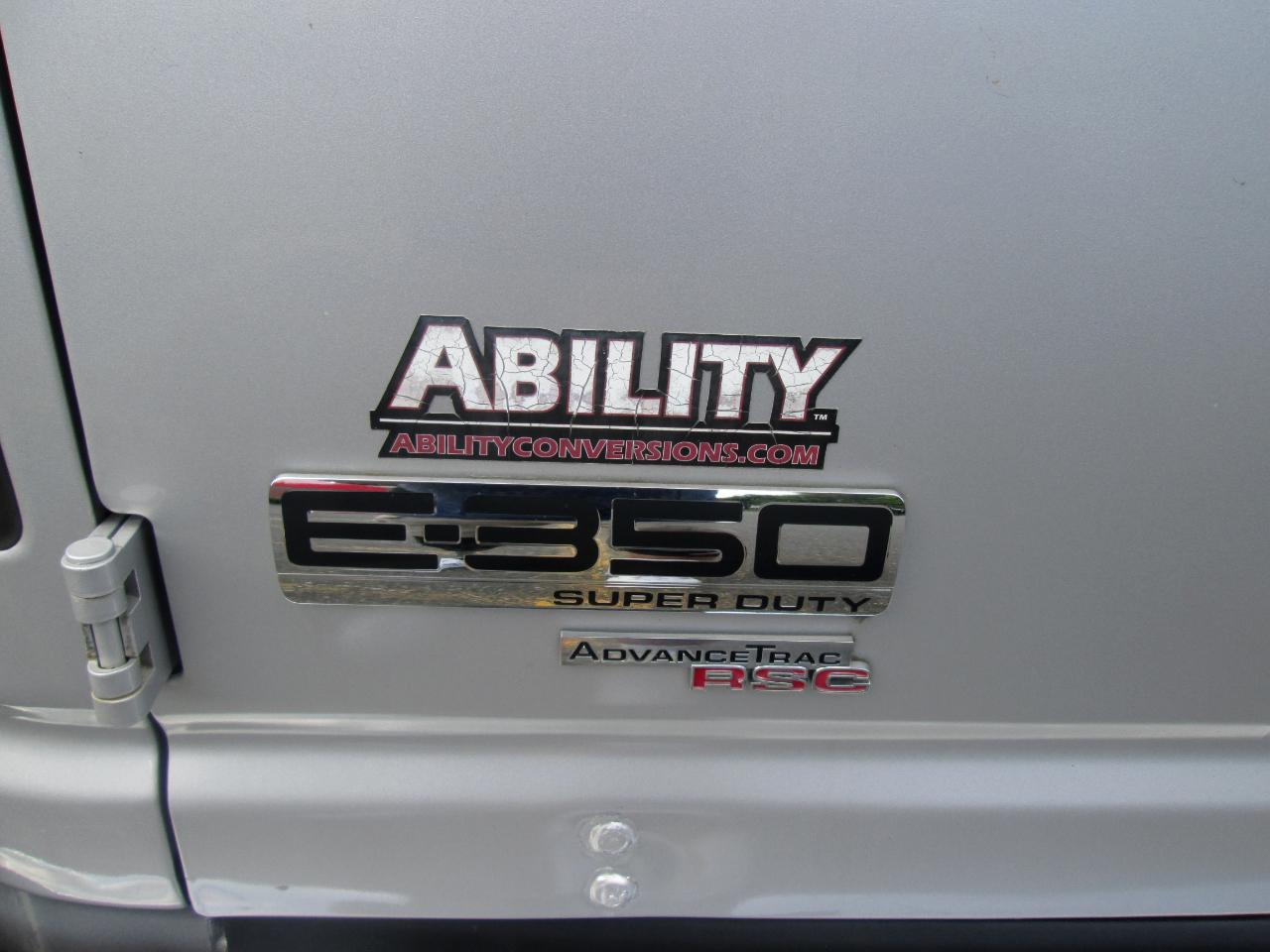 Ford Econoline E-350 Super Duty Extended 2013