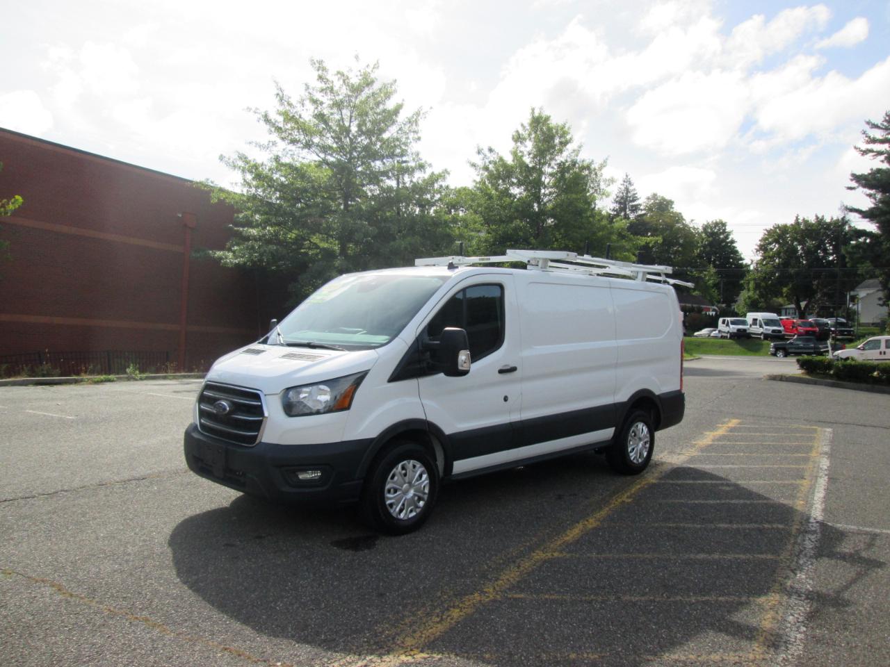 Ford Transit 250 Van Low Roof w/Sliding Pass. 130-in. WB 2020