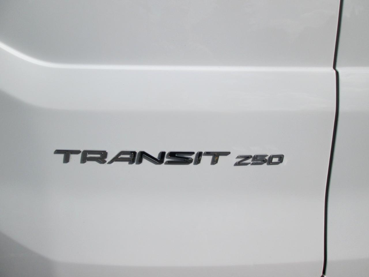 Ford Transit 250 Van Low Roof w/Sliding Pass. 130-in. WB 2020