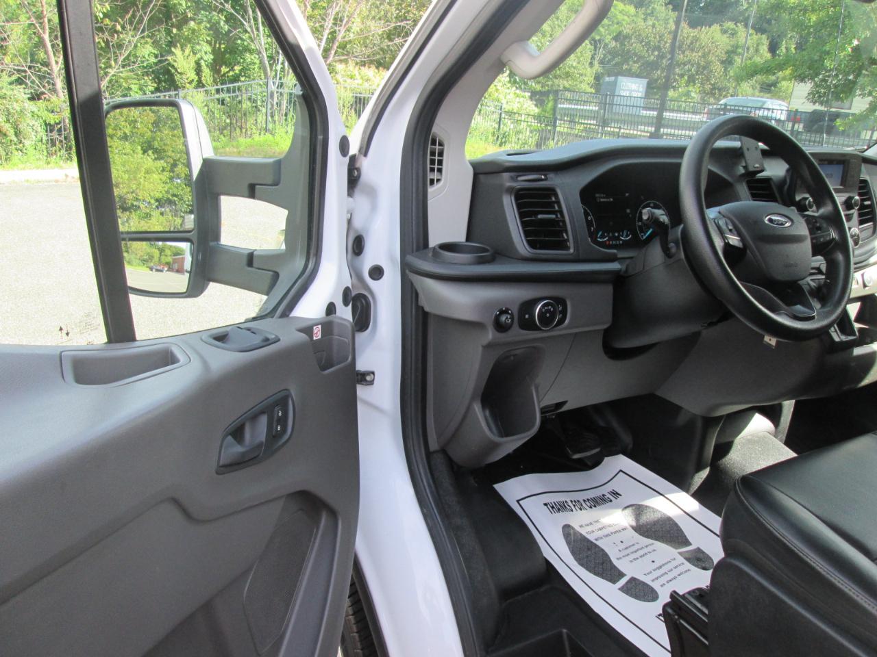 Ford Transit 250 Van Low Roof w/Sliding Pass. 130-in. WB 2020