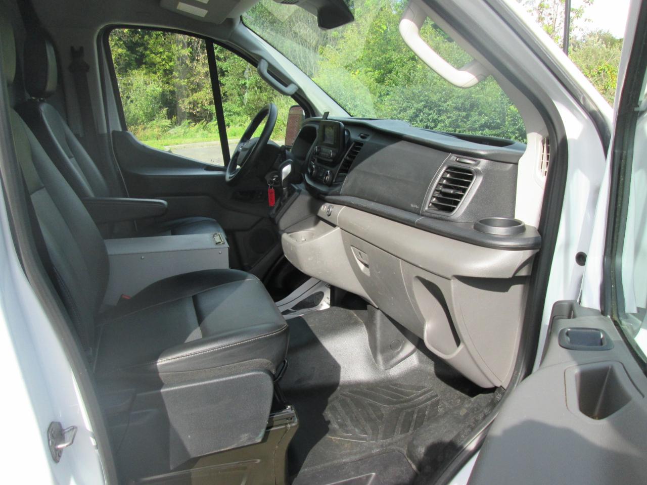 Ford Transit 250 Van Low Roof w/Sliding Pass. 130-in. WB 2020
