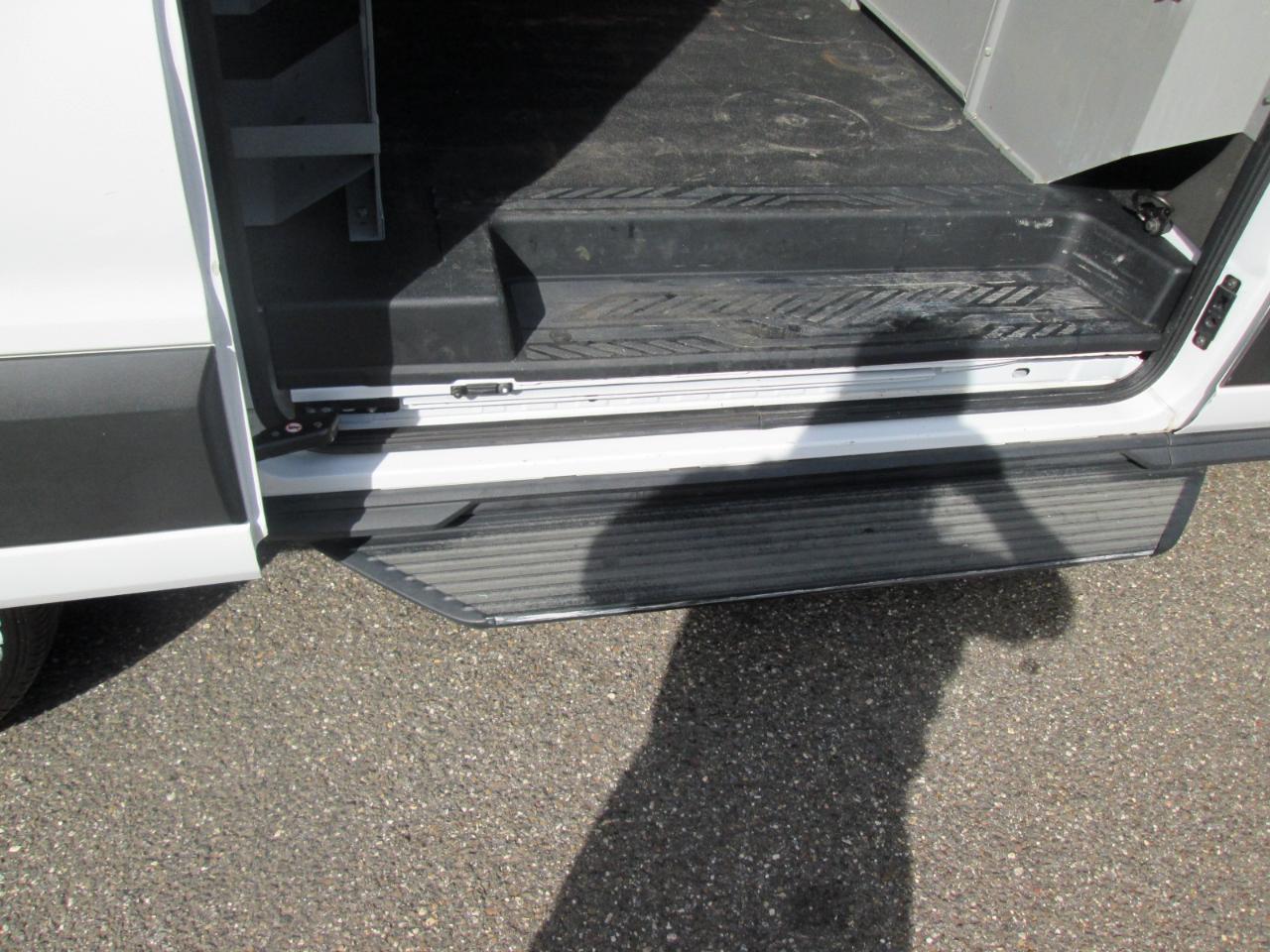 Ford Transit 250 Van Low Roof w/Sliding Pass. 130-in. WB 2020
