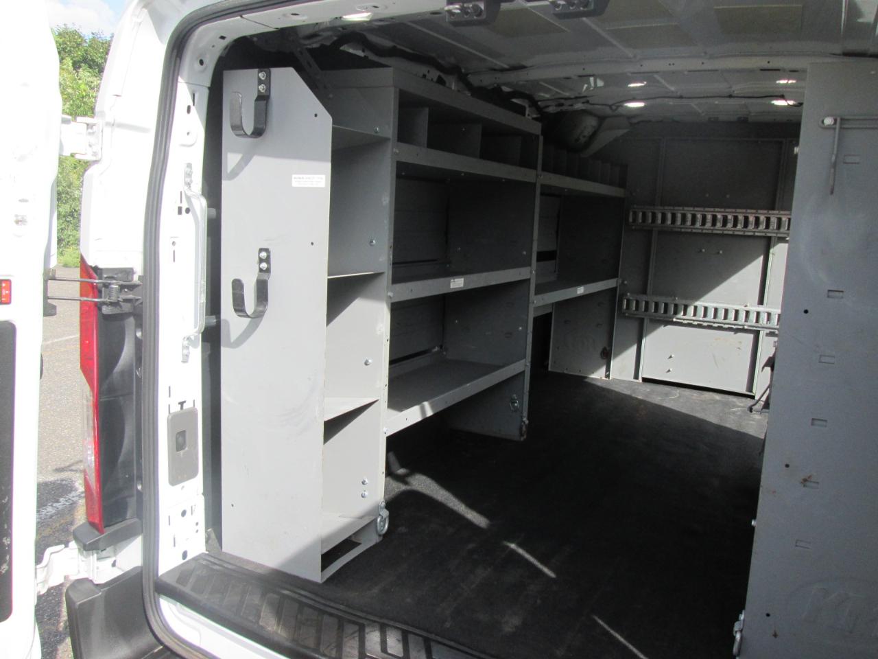 Ford Transit 250 Van Low Roof w/Sliding Pass. 130-in. WB 2020