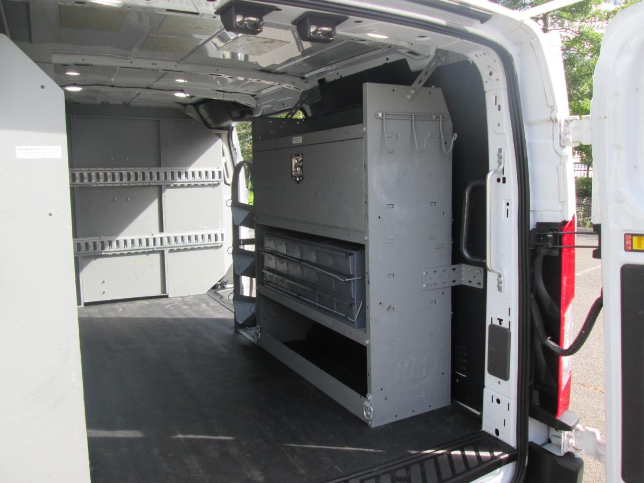 Ford Transit 250 Van Low Roof w/Sliding Pass. 130-in. WB 2020