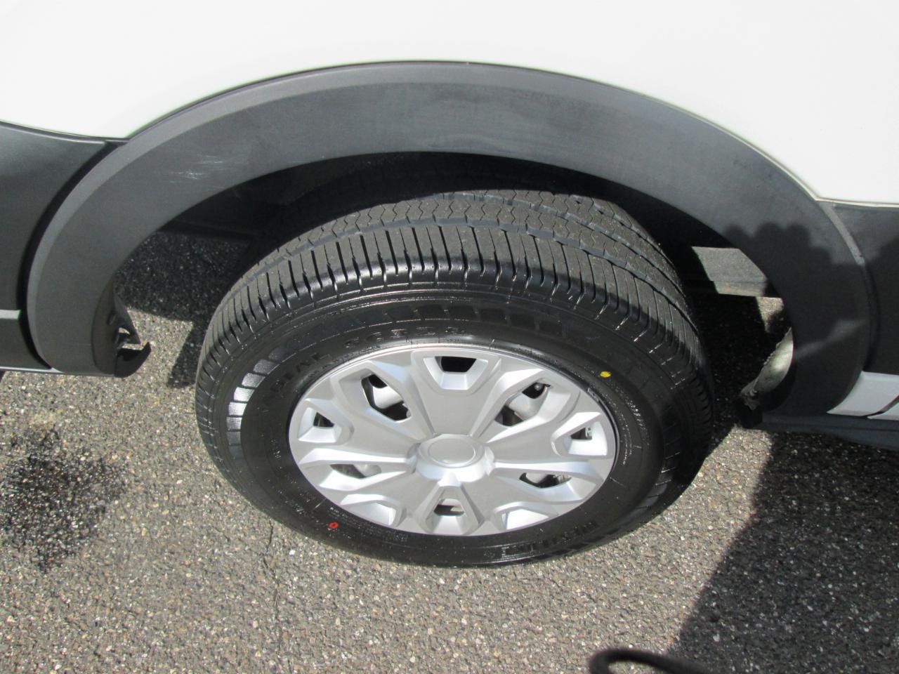 Ford Transit 250 Van Low Roof w/Sliding Pass. 130-in. WB 2020