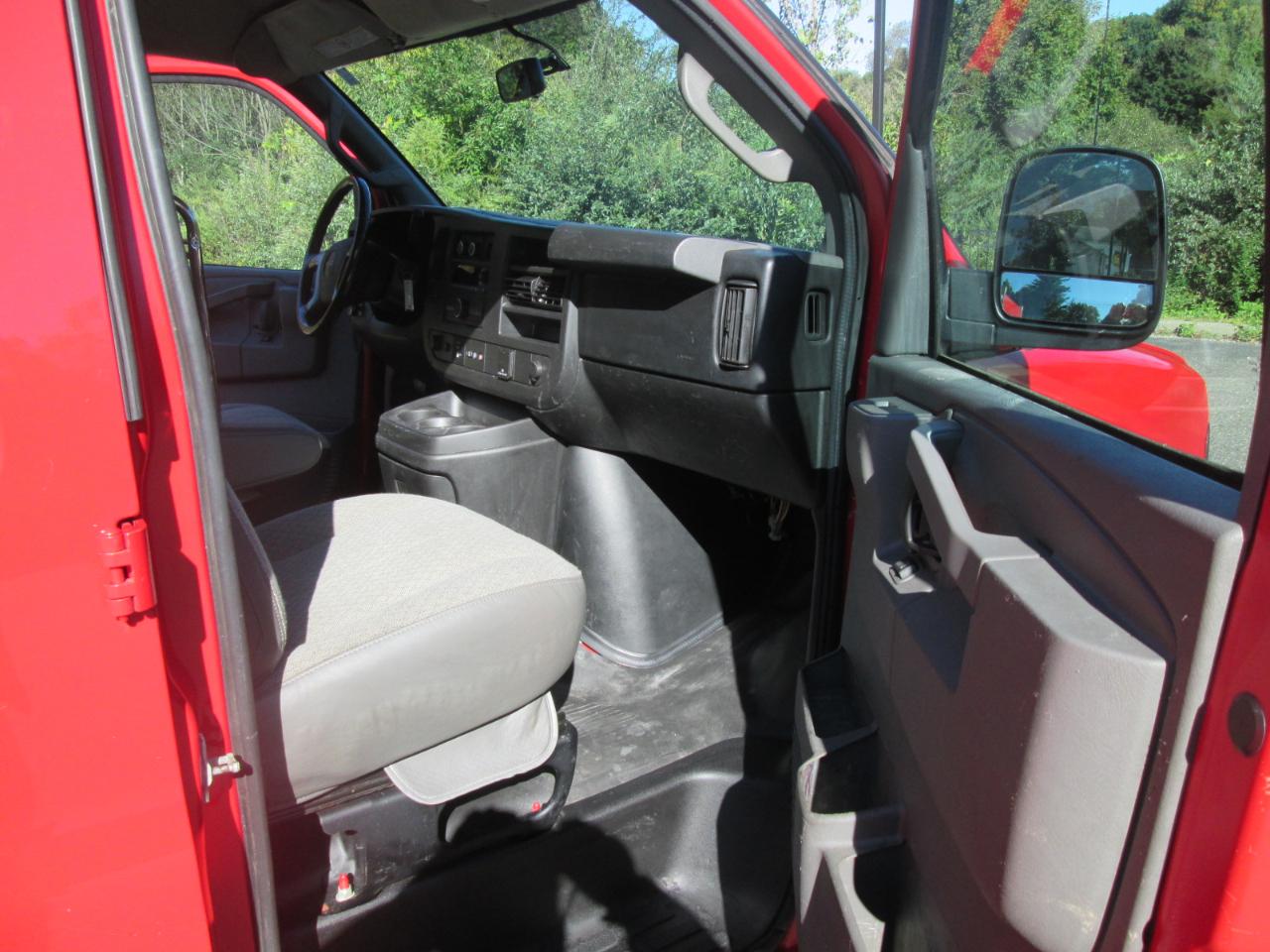 GMC Savana G3500 Cargo Ext 2016