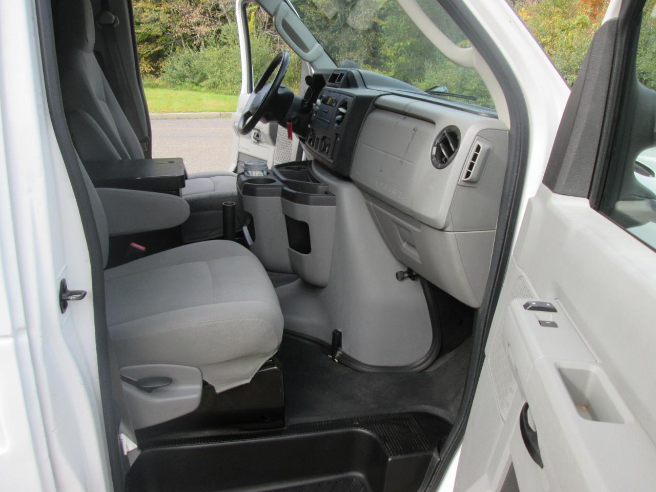 Ford Econoline E-150 2013