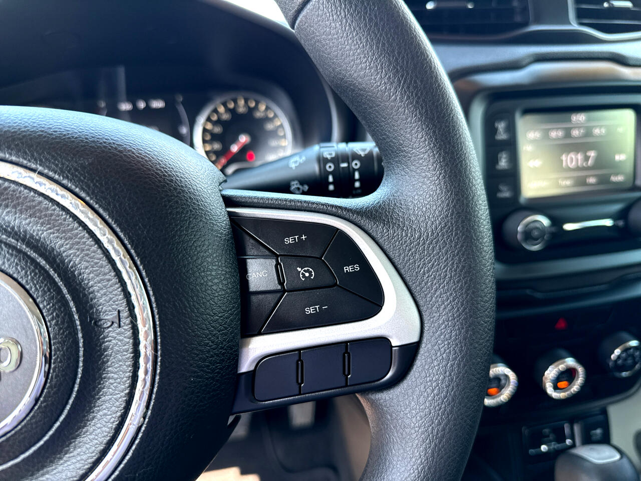 2018 Jeep Renegade Latitude photo 15