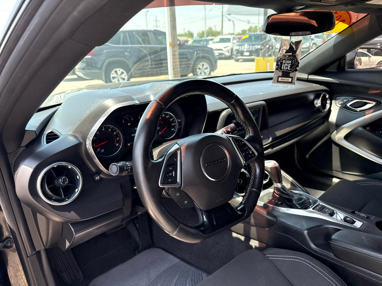 2016 Chevrolet Camaro 1LT Coupe photo 8