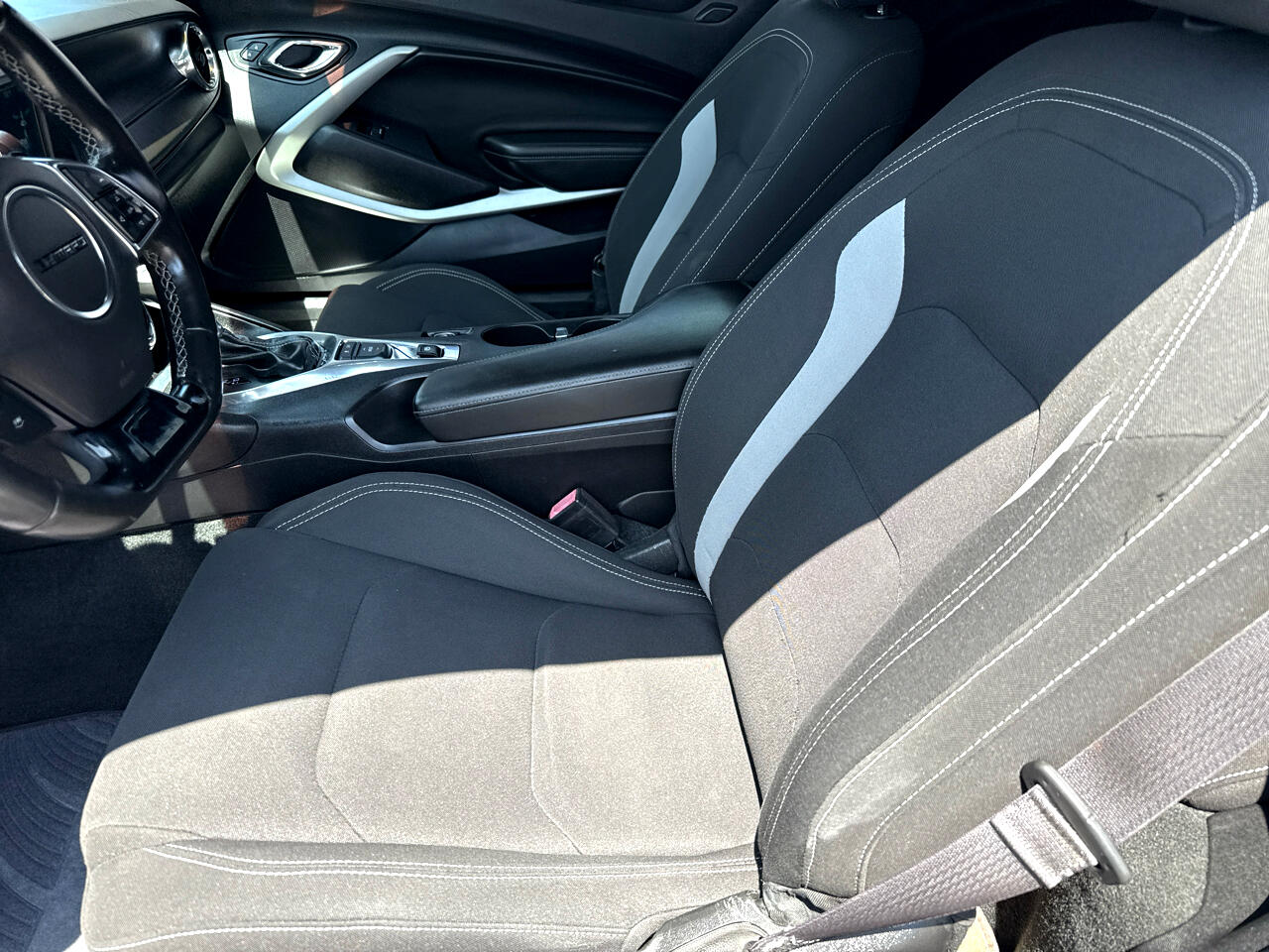 2016 Chevrolet Camaro 1LT Coupe photo 10