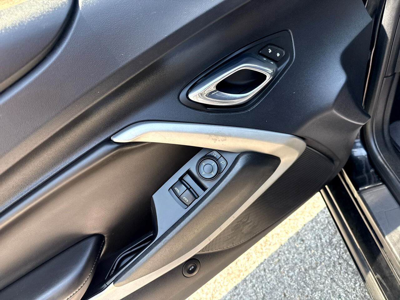 2016 Chevrolet Camaro 1LT Coupe photo 14