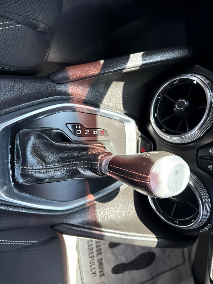 2016 Chevrolet Camaro 1LT Coupe photo 22