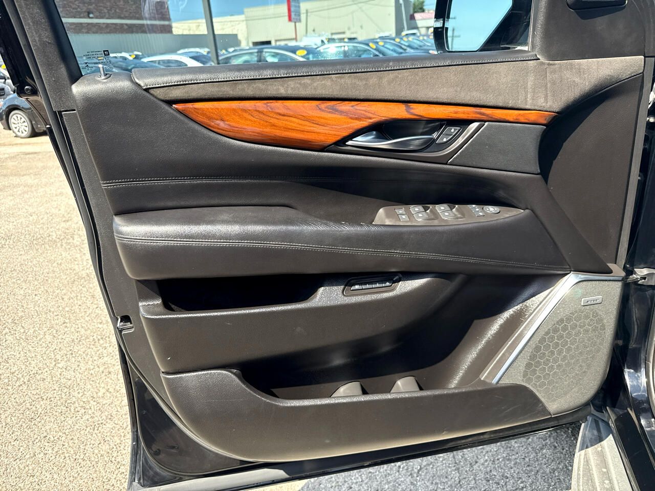 2016 Cadillac Escalade ESV Luxury photo 15
