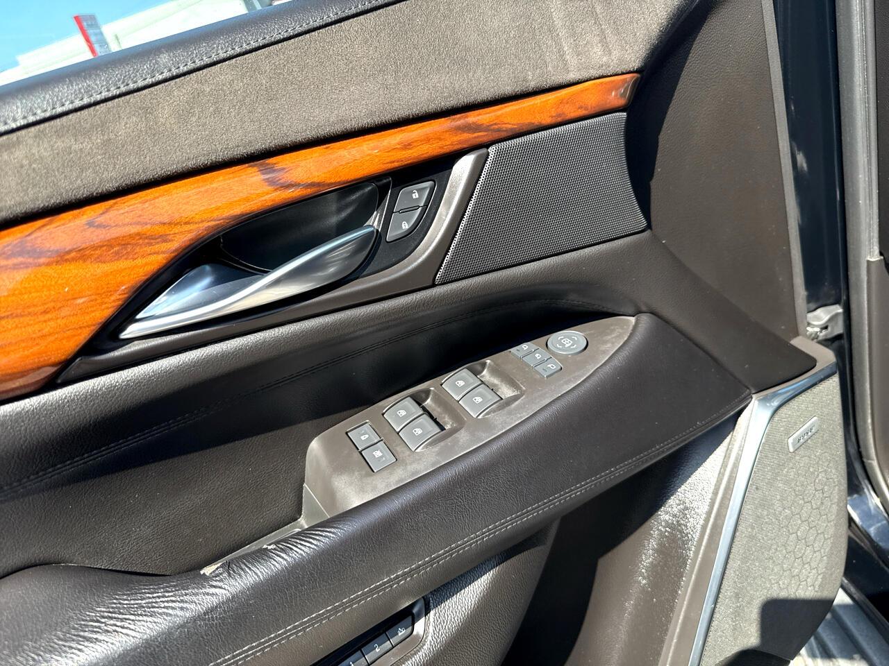 2016 Cadillac Escalade ESV Luxury photo 16