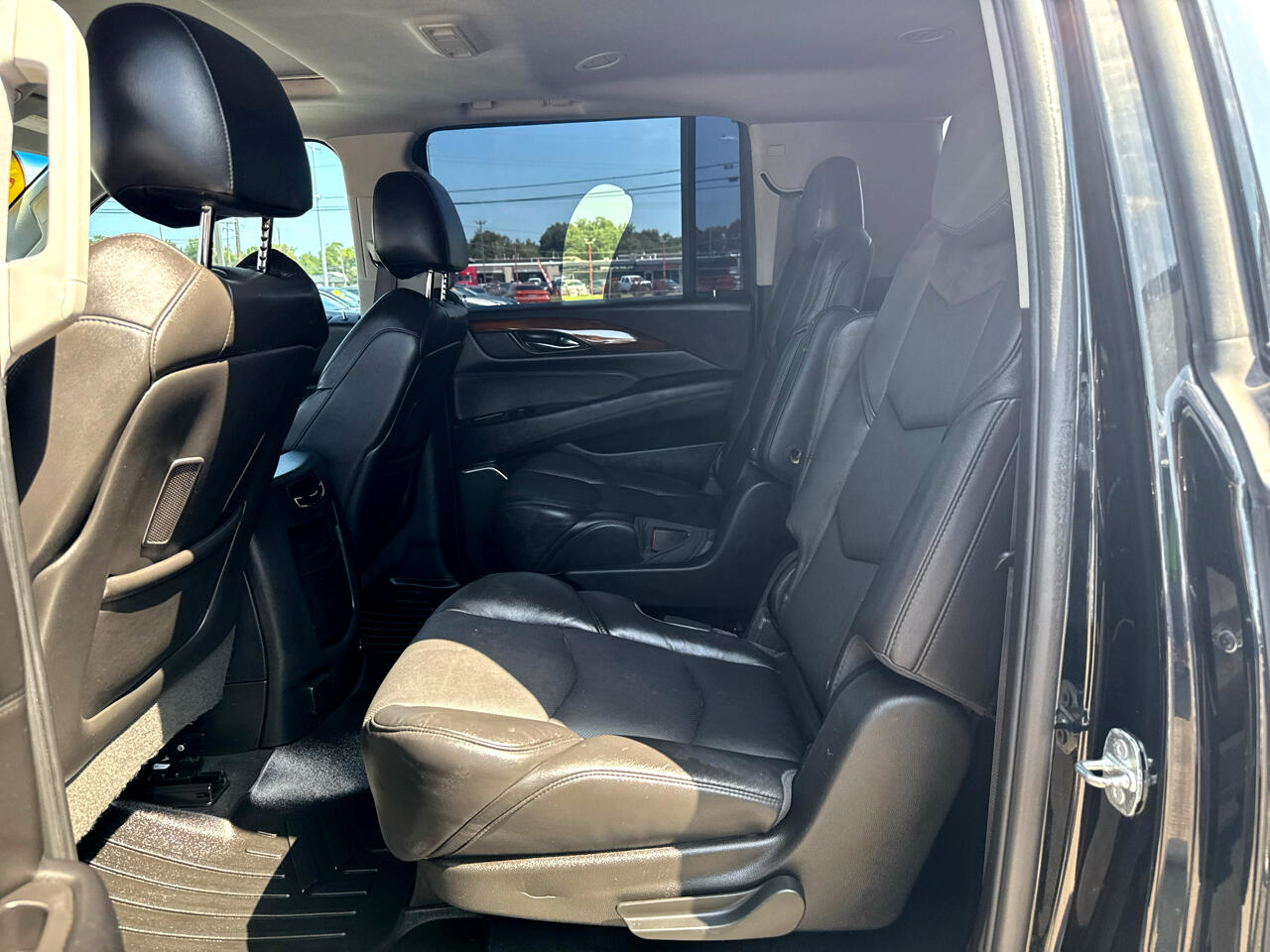 2016 Cadillac Escalade ESV Luxury photo 17