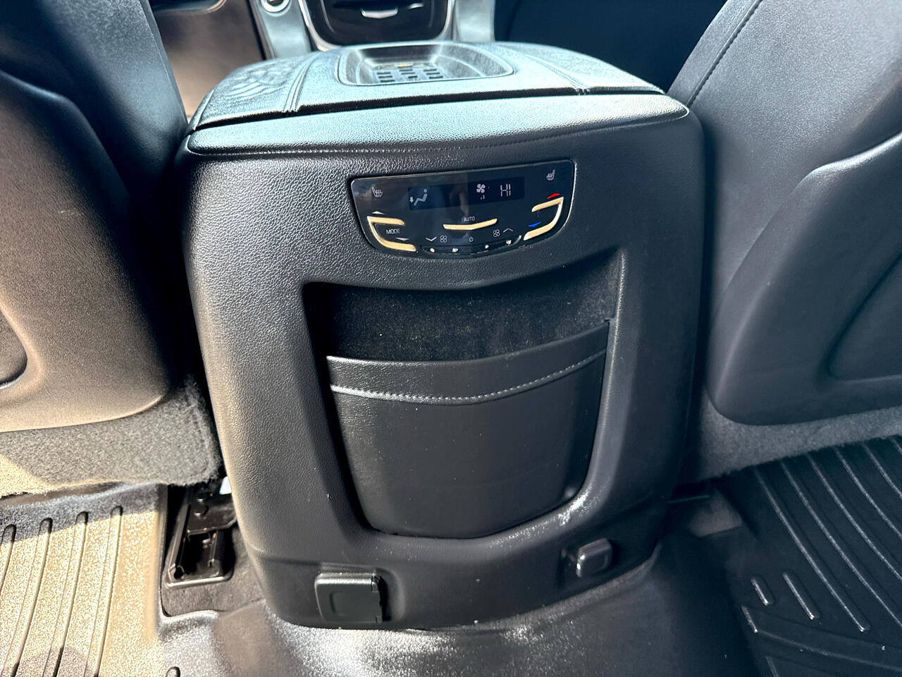 2016 Cadillac Escalade ESV Luxury photo 18