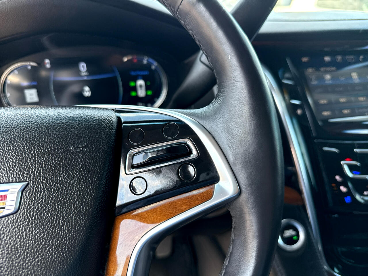 2016 Cadillac Escalade ESV Luxury photo 22