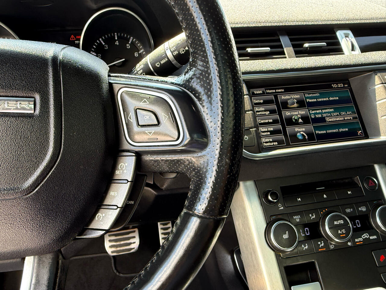 2015 Land Rover Range Rover Evoque Dynamic Premium photo 18