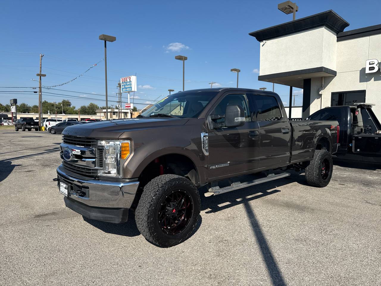 2017 Ford F-350 XLT photo 2