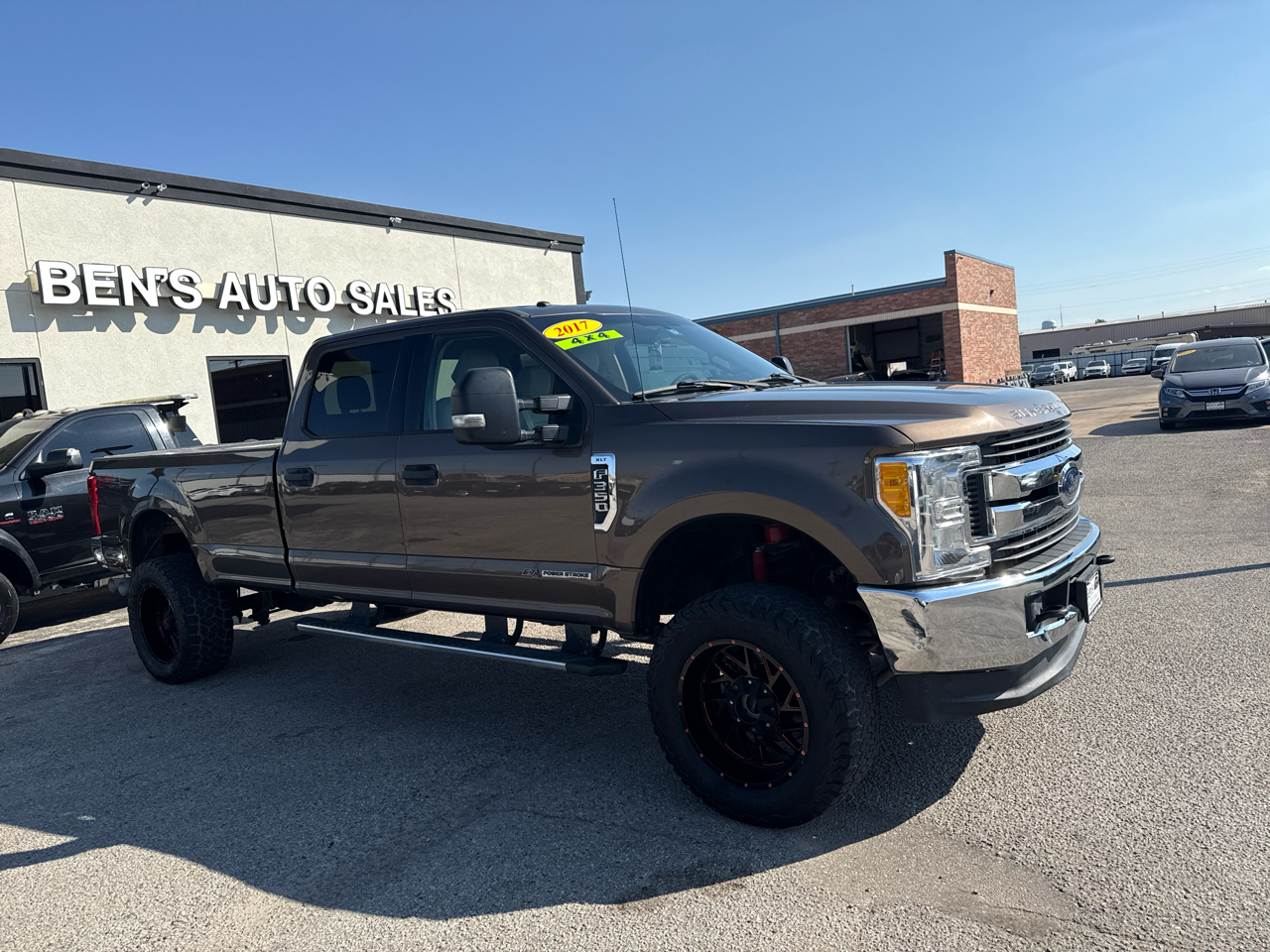 2017 Ford F-350 XLT photo 4