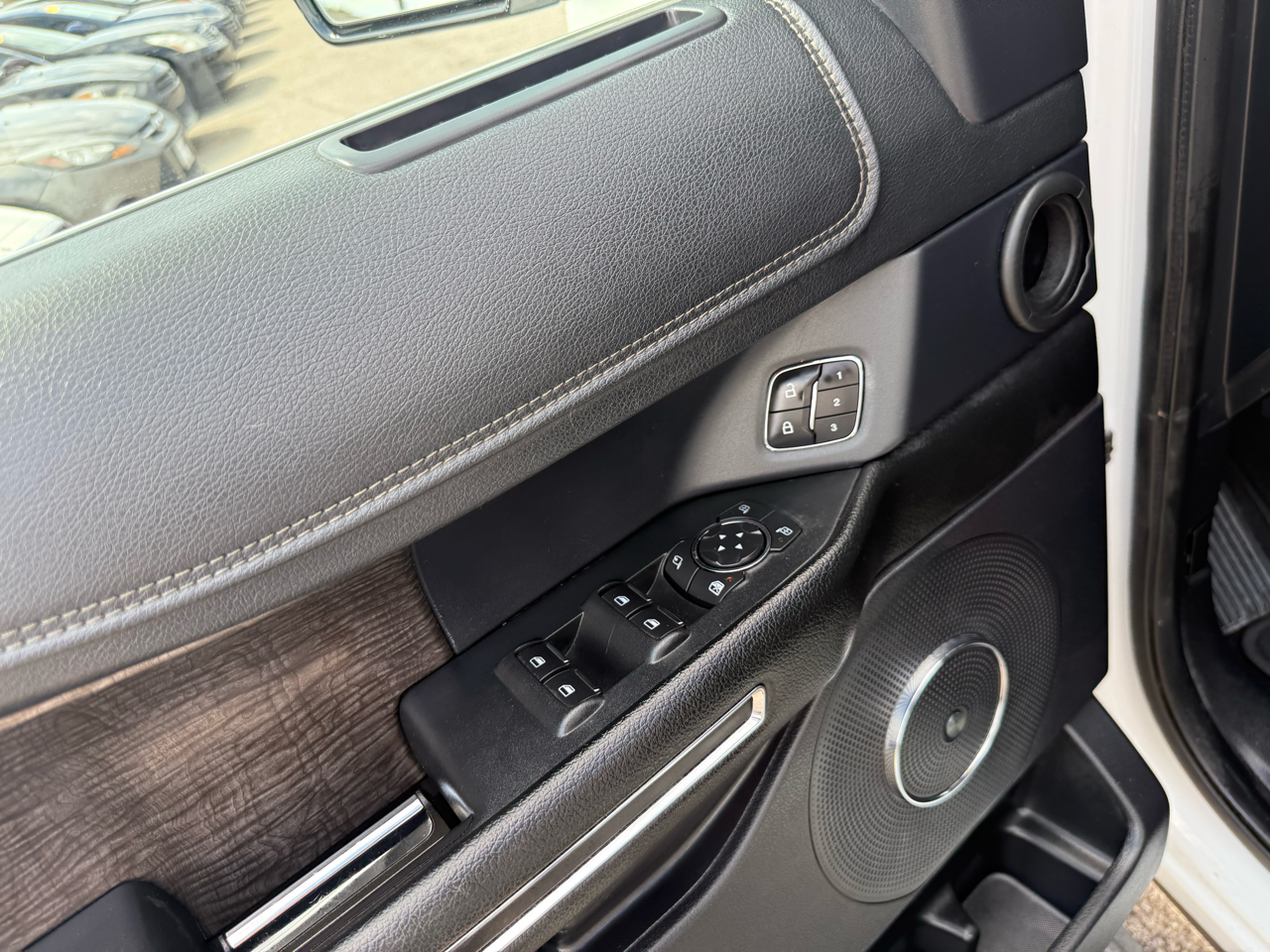 2019 Ford Expedition MAX Limited photo 9