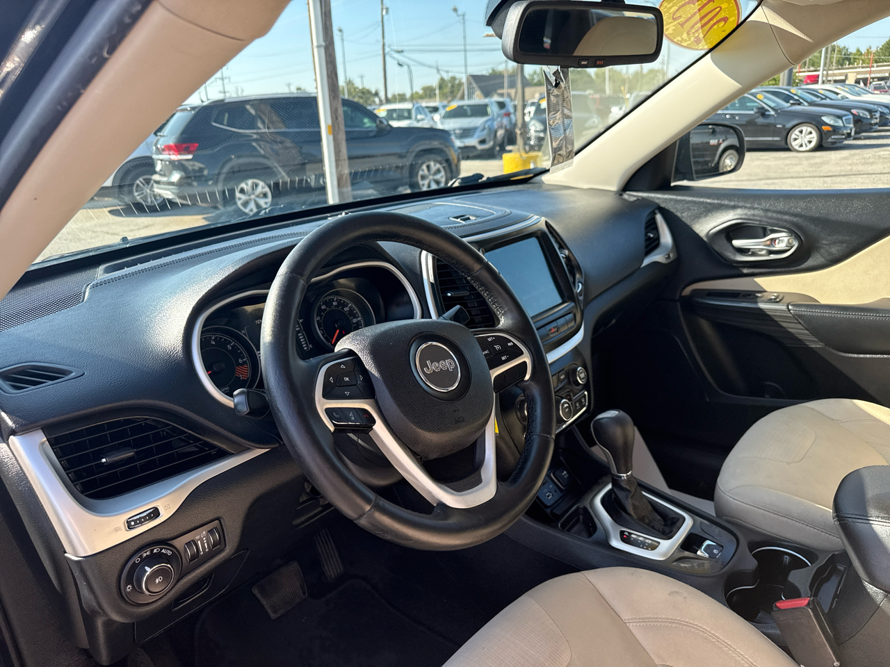 2015 Jeep Cherokee Latitude photo 8