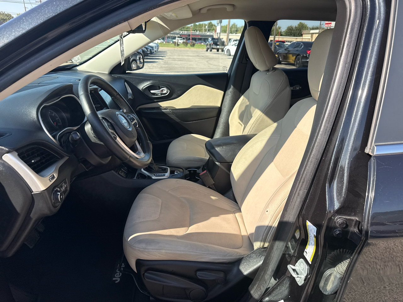 2015 Jeep Cherokee Latitude photo 9