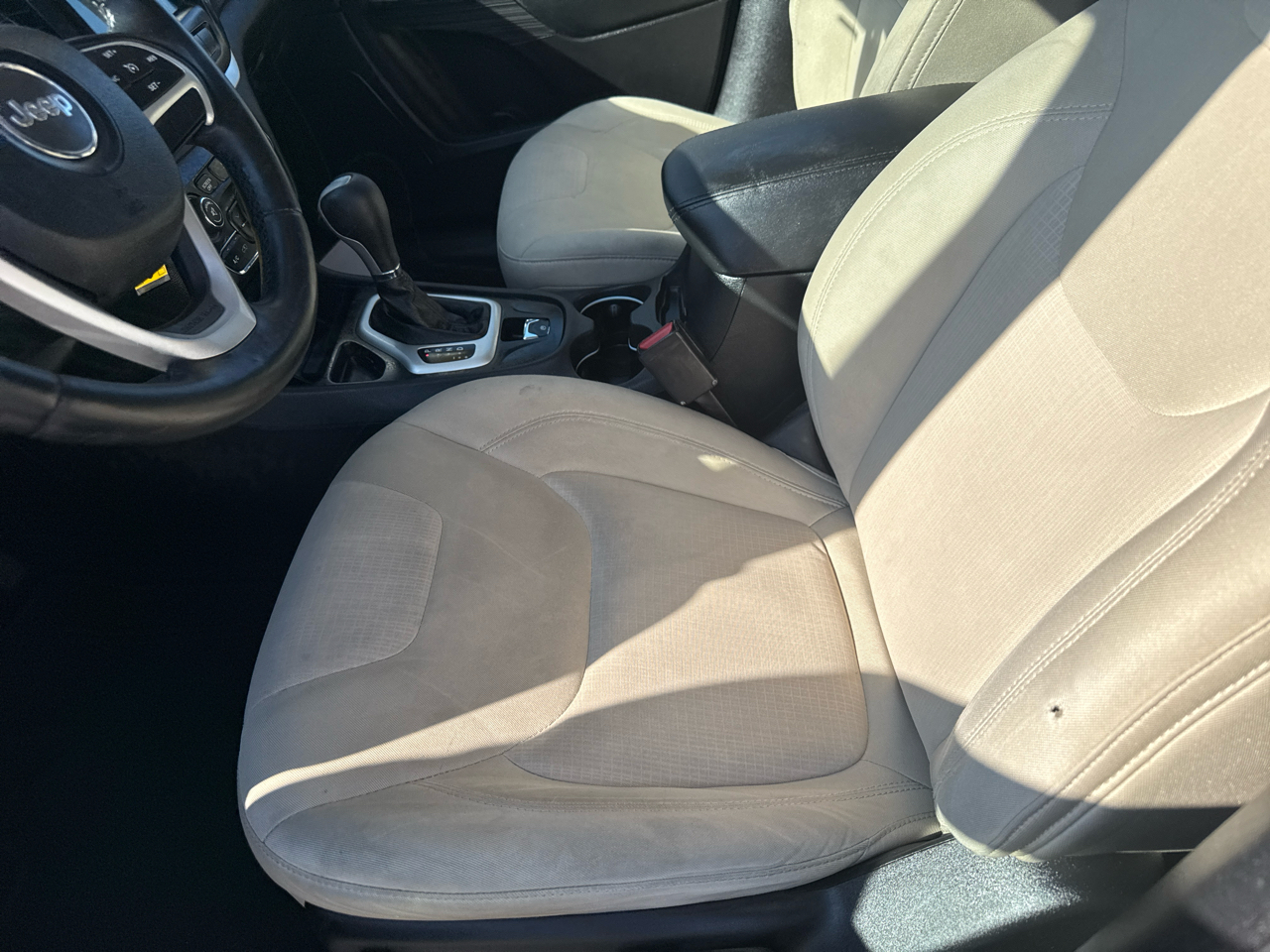 2015 Jeep Cherokee Latitude photo 10