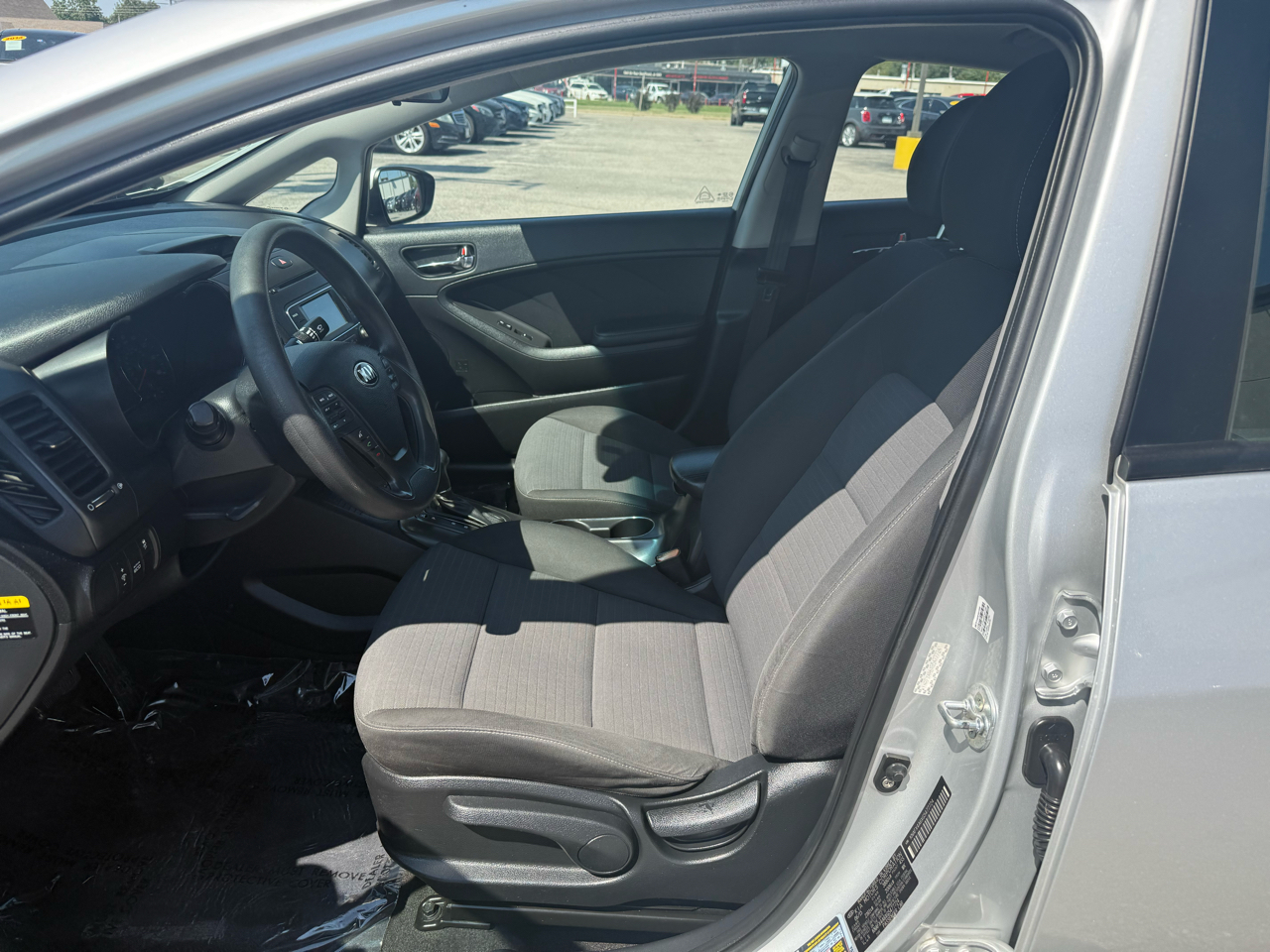2016 Kia Forte EX photo 8