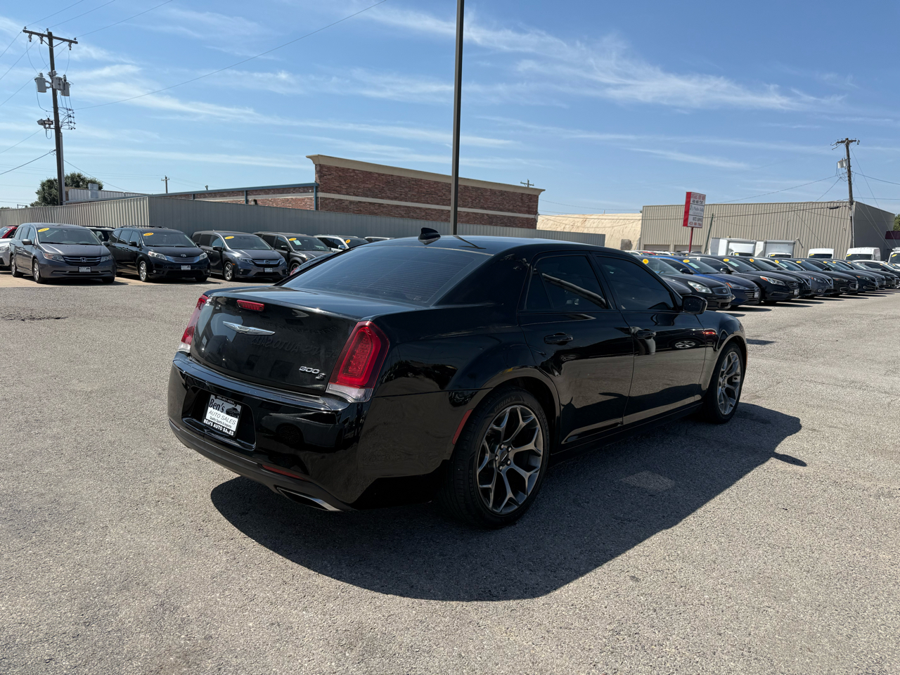 2016 Chrysler 300 S photo 5