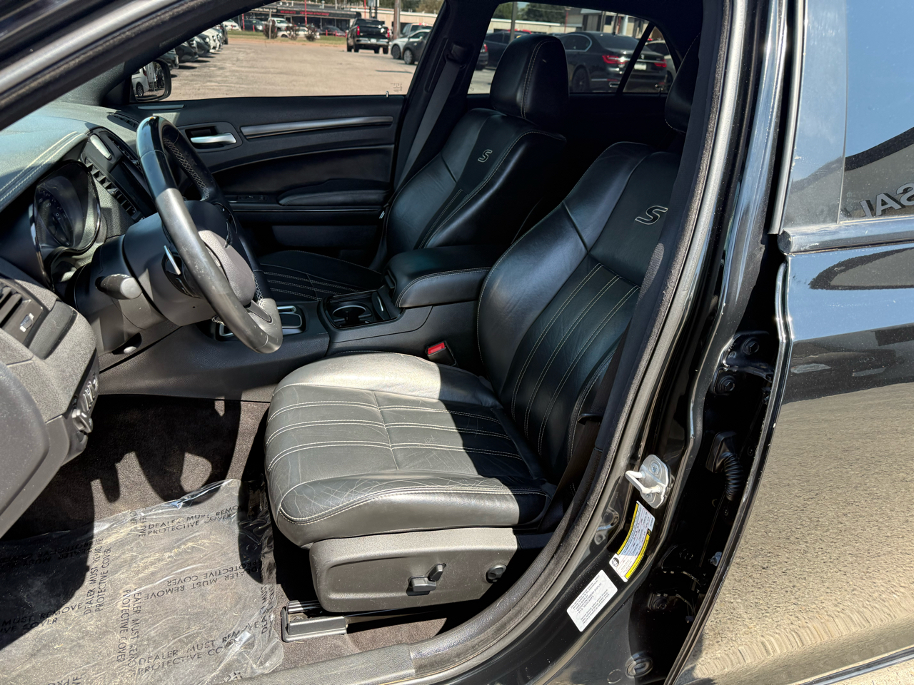 2016 Chrysler 300 S photo 8